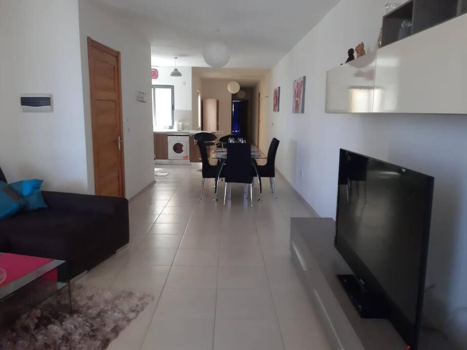 Lovely Two Bedroom Apartment San Pawl il-Baħar Eksteriør bilde
